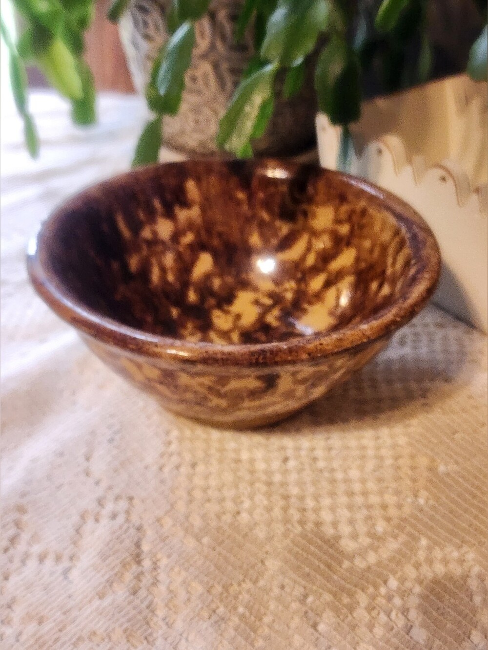 Vintage Rockingham Glaze Yellow Ware Tortoiseshell Sponge Bowl 6.5